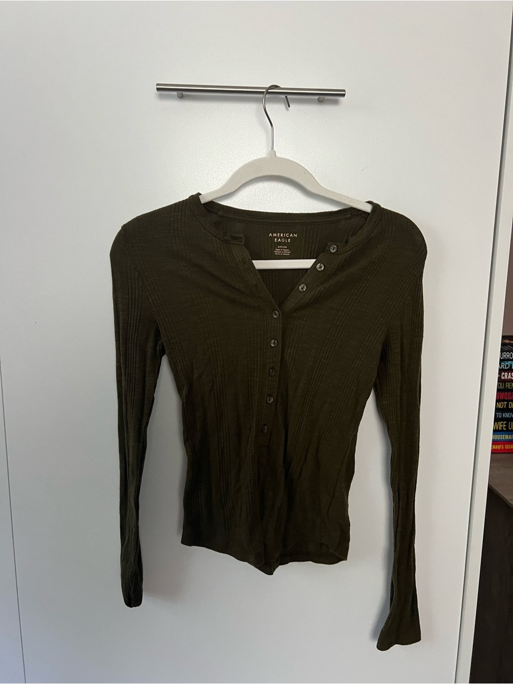 American Eagle Outfitters Olive Ribbed Button-Front Long Sleeve Henley